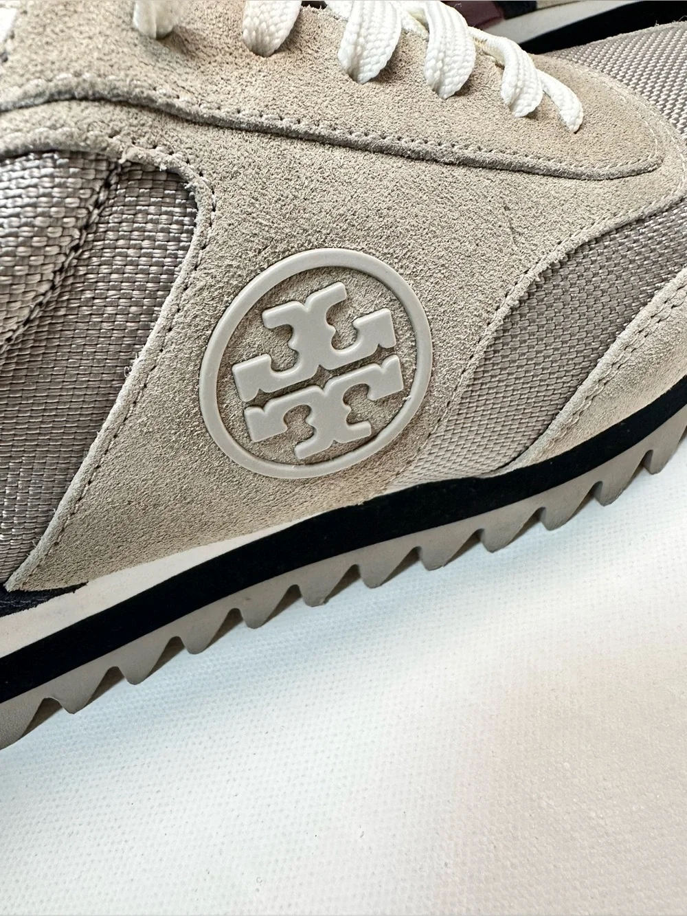 Tory Burch Women’s Sawtooth Logo Sneaker Tennis size 8.5 Leather Suede - Picture 7 of 13